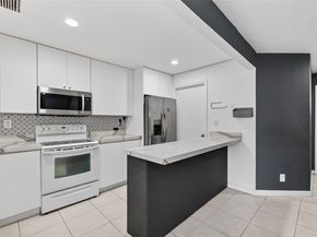 5843 Woodlands Blvd, Tamarac FL 33319