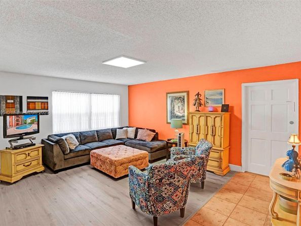 2500 NE 9th St 111, Fort Lauderdale FL 33304