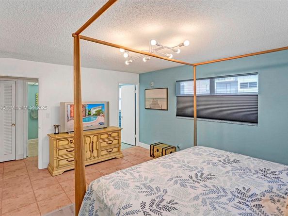 2500 NE 9th St 111, Fort Lauderdale FL 33304