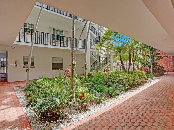 2500 NE 9th St 111, Fort Lauderdale FL 33304