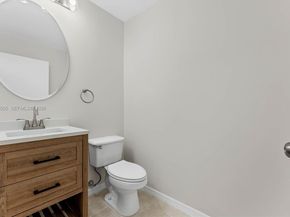 1784 SW 110th Ter, Davie FL 33324