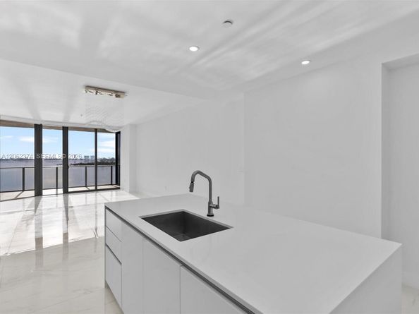 700 NE 24th St 503, Miami FL 33137