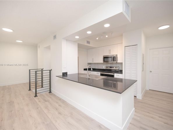 2406 Centergate Dr 202, Miramar FL 33025