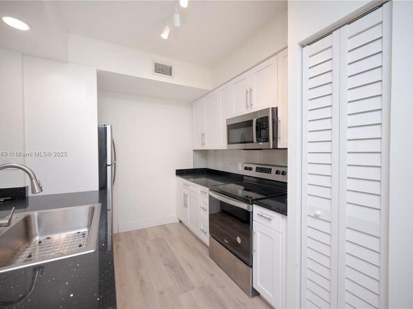 2406 Centergate Dr 202, Miramar FL 33025