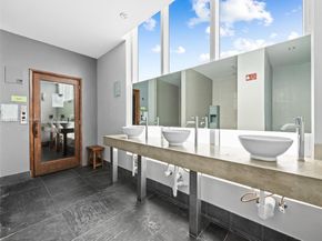 133 NE 2nd Ave 3106, Miami FL 33132