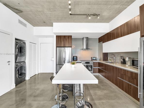 133 NE 2nd Ave 3106, Miami FL 33132