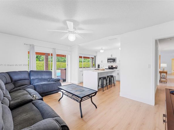 7205 SW 109th Ter, Pinecrest FL 33156