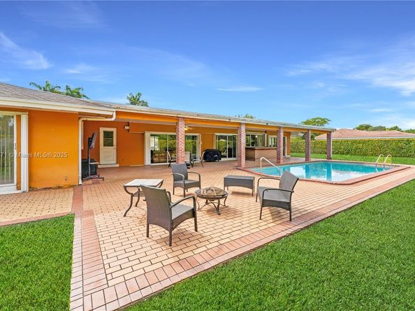 7205 SW 109th Ter, Pinecrest FL 33156