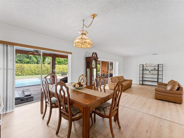 7205 SW 109th Ter, Pinecrest FL 33156