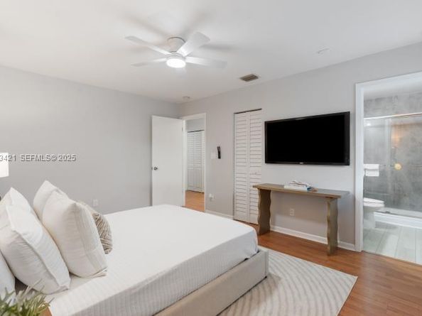 870 NE 35th St, Oakland Park FL 33334