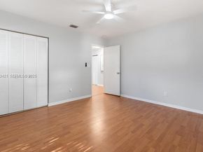 870 NE 35th St, Oakland Park FL 33334