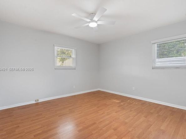 870 NE 35th St, Oakland Park FL 33334