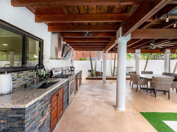 Undisclosed Address #A11899461, Miami FL 33157