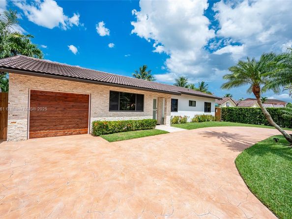 Undisclosed Address #A11899461, Miami FL 33157