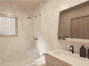 250 Collins 212, Miami Beach FL 33139