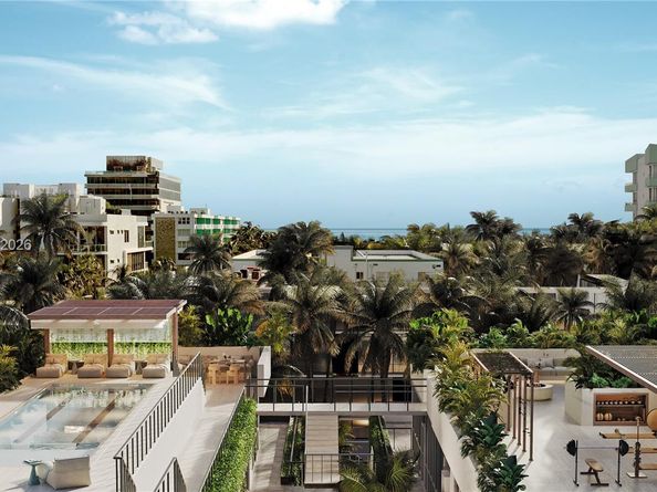 250 Collins 212, Miami Beach FL 33139