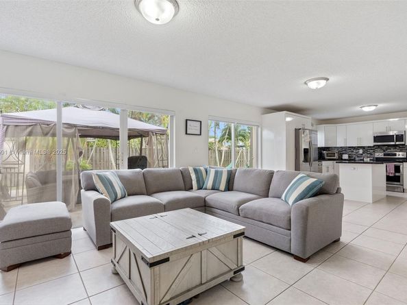 14152 SW 154th Ct, Miami FL 33196