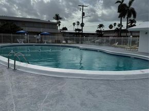 900 SW 11th Ave 4C, Hallandale Beach FL 33009