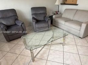 900 SW 11th Ave 4C, Hallandale Beach FL 33009