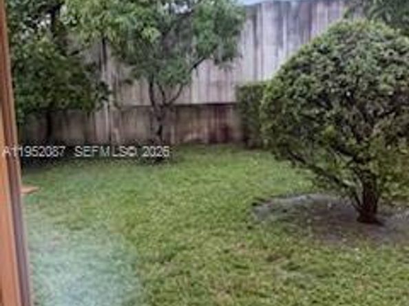 900 SW 11th Ave 4C, Hallandale Beach FL 33009