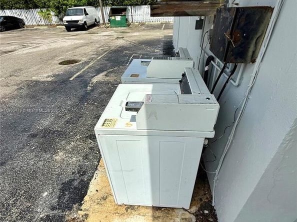 6780 SW 44th St 8, Miami FL 33155