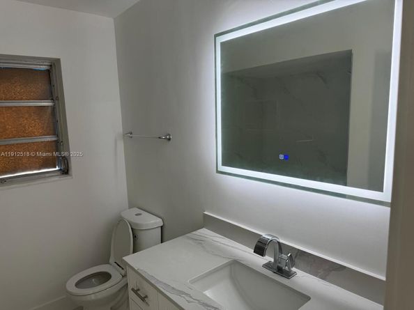 Undisclosed Address #A11912518, Pembroke Pines FL 33024