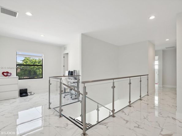 13331 SW 41st St, Miami FL 33175