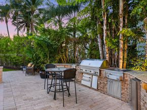 2174 Quail Roost Dr, Weston FL 33327