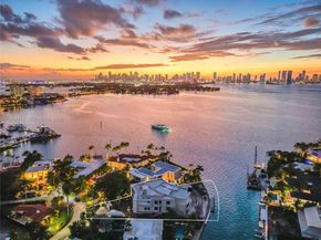 1649 W 22nd St, Miami Beach FL 33140