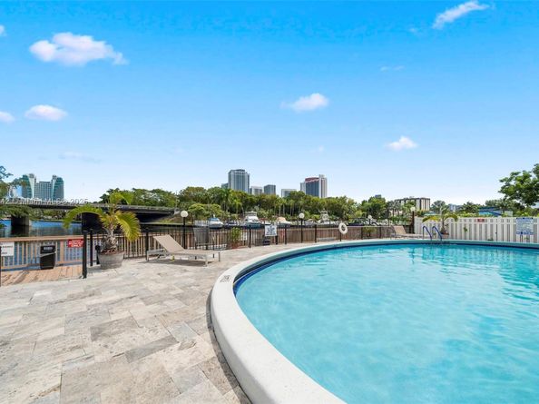 300 Diplomat Pkwy 518, Hallandale Beach FL 33009