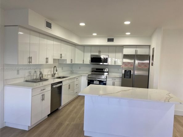 300 Diplomat Pkwy 518, Hallandale Beach FL 33009