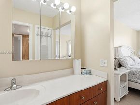 1825 S Ocean Dr 811, Hallandale Beach FL 33009