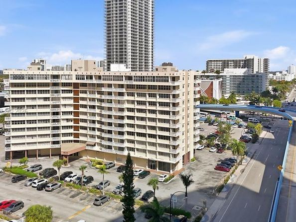 1825 S Ocean Dr 811, Hallandale Beach FL 33009