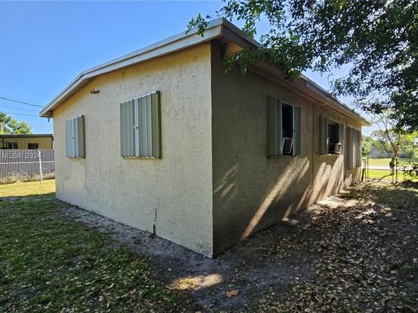 155 NW 30th Ter, Fort Lauderdale FL 33311