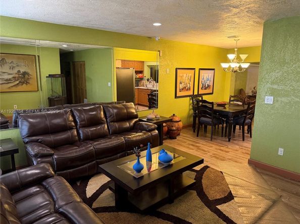 2926 NW 191st Ln, Miami Gardens FL 33056