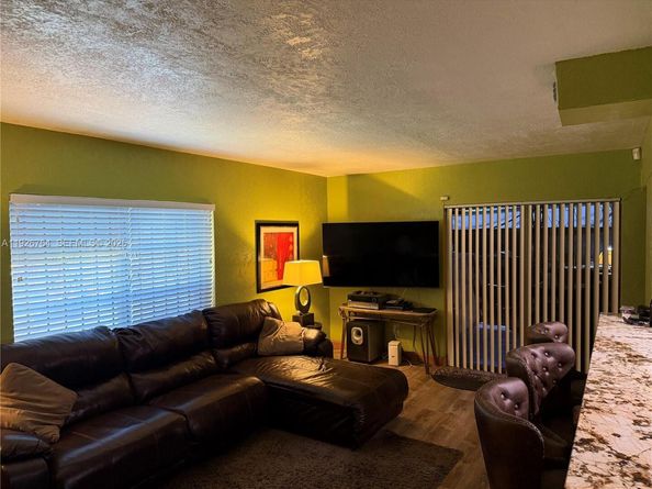 2926 NW 191st Ln, Miami Gardens FL 33056