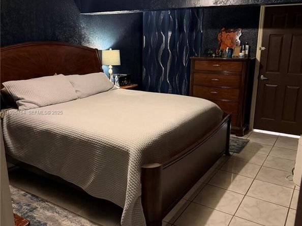 2926 NW 191st Ln, Miami Gardens FL 33056