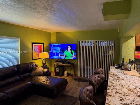 2926 NW 191st Ln, Miami Gardens FL 33056