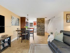 8055 NW 8th St 5, Miami FL 33126