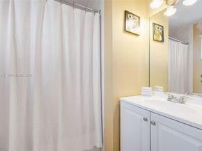 8055 NW 8th St 5, Miami FL 33126