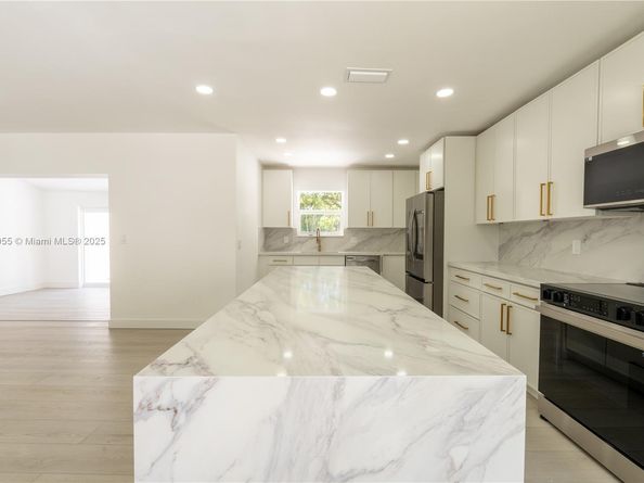 46 NW 105th St, Miami Shores FL 33150