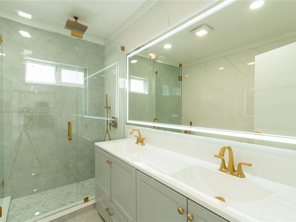 46 NW 105th St, Miami Shores FL 33150