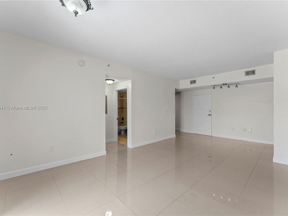 5271 SW 8th St 213, Miami FL 33134