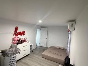 3090 NW 29th St, Miami FL 33142