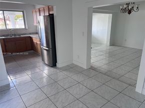 3090 NW 29th St, Miami FL 33142