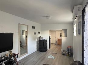 3090 NW 29th St, Miami FL 33142