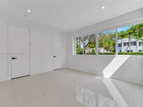 548 NE 70th St, Miami FL 33138