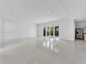 548 NE 70th St, Miami FL 33138