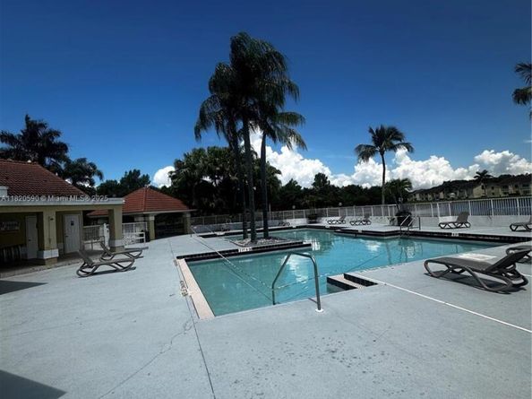 12760 Vista Isles Dr 715, Sunrise FL 33325
