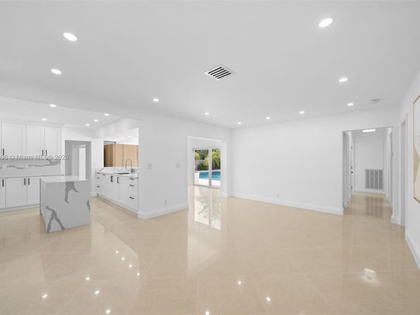 1144 Adams St, Hollywood FL 33019